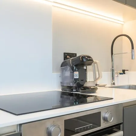 New - Work Or Relax - Centre - Springwell * Leeds (West Yorkshire)