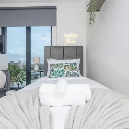 New - Work Or Relax - Centre - Springwell Leeds (West Yorkshire)